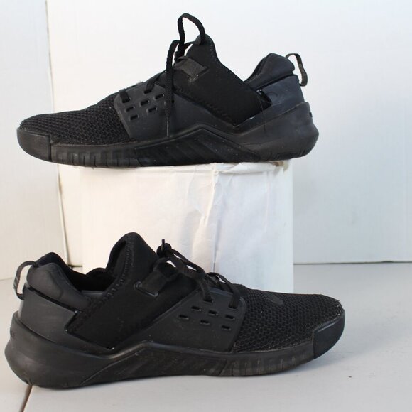 NIKE main image 8